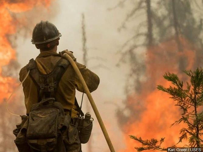 Utility Worker Killed Near Northern California Wildfire