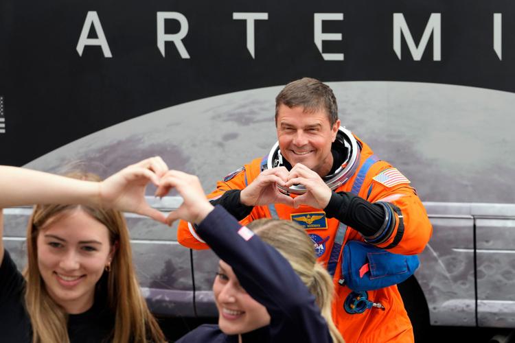 NASA Artemis Moonshot