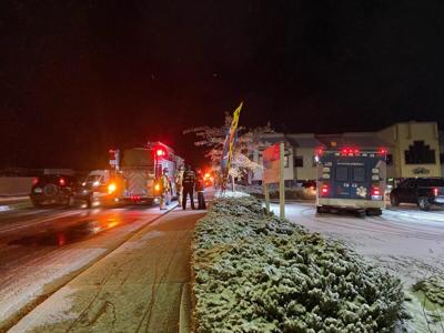 8 Cars Involved in Crash on Icy Roads, one Minorly Injured