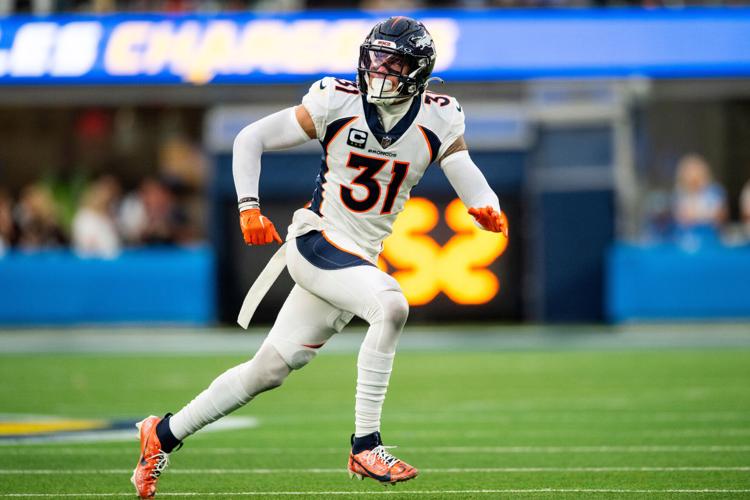 Broncos Simmons Retires Football