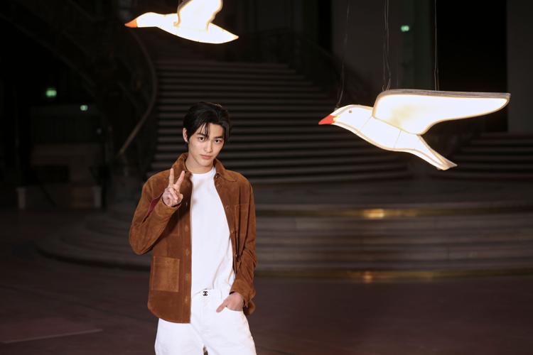 Paris Fashion Chanel Womens S/S 27 Photo Call