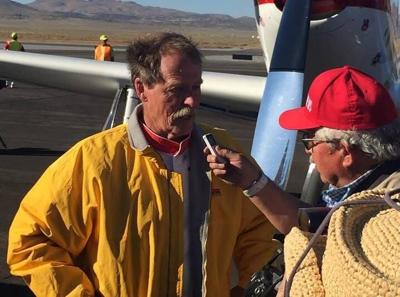 Robert "Hoot" Gibson Wins Unlimited Race in Strega