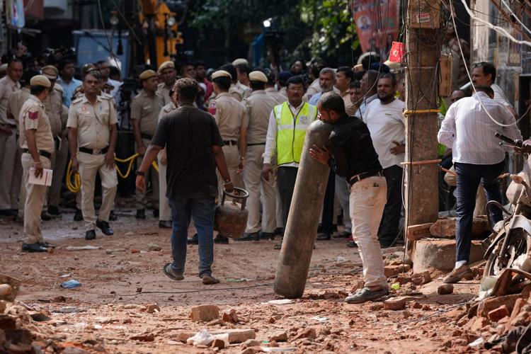 India Building Collapse