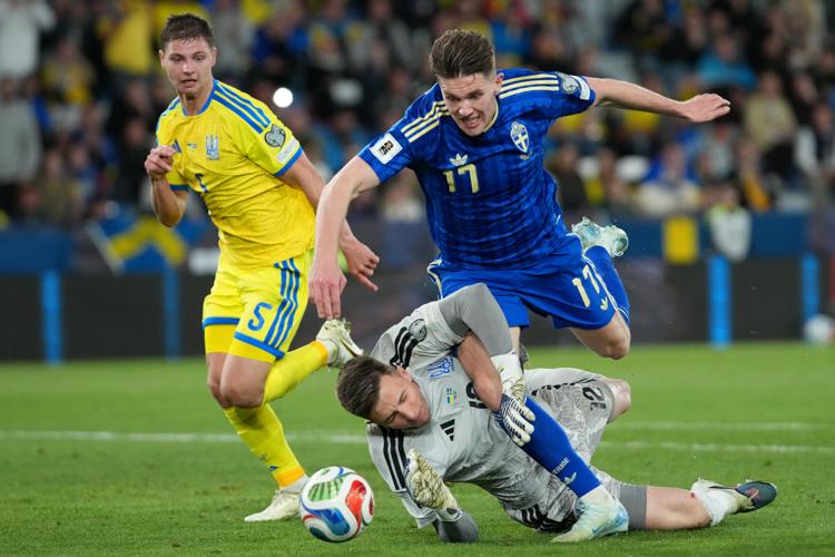 APTOPIX Ukraine Sweden WCup Soccer