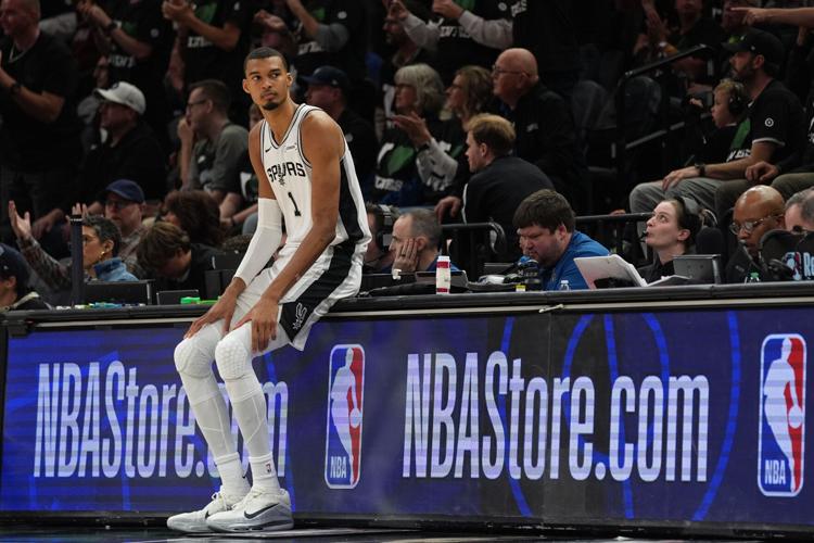 Spurs Timberwolves Basketball