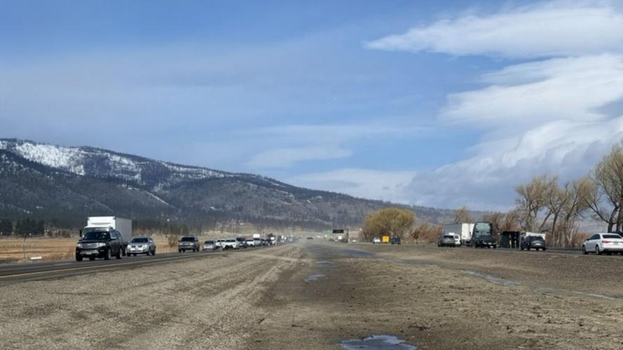 I-580 Wind issues involving multiple vehicles
