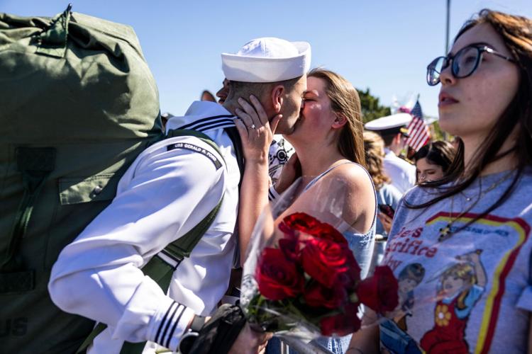 US Military Aircraft Carrier Homecoming