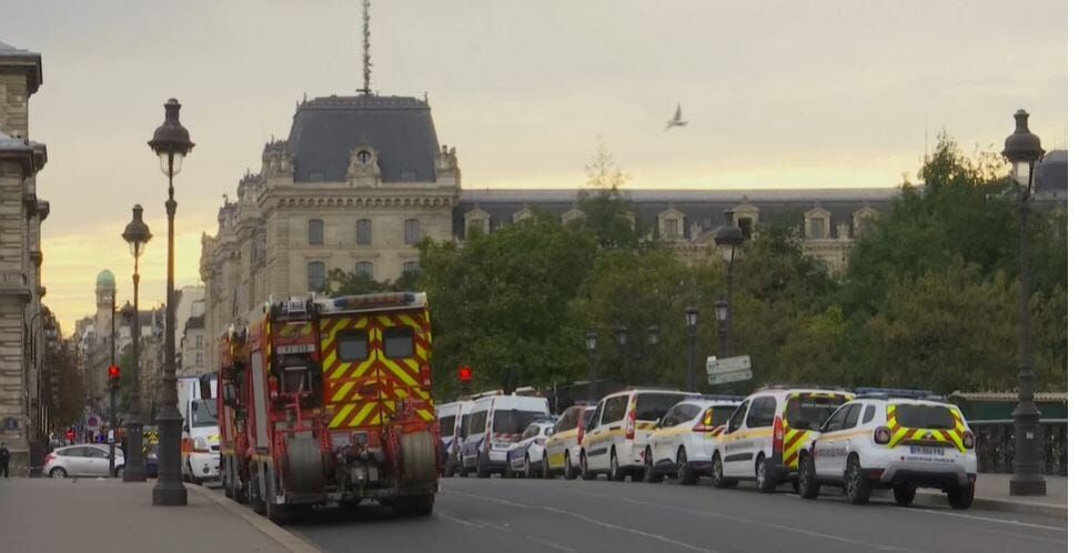 Official: Employee Kills Four Officers at Paris Police Headquarters