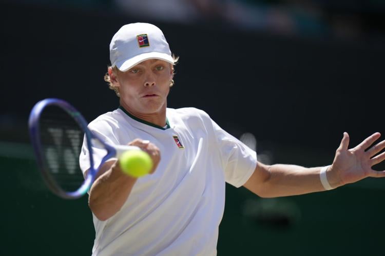 CORRECTION Britain Wimbledon Tennis