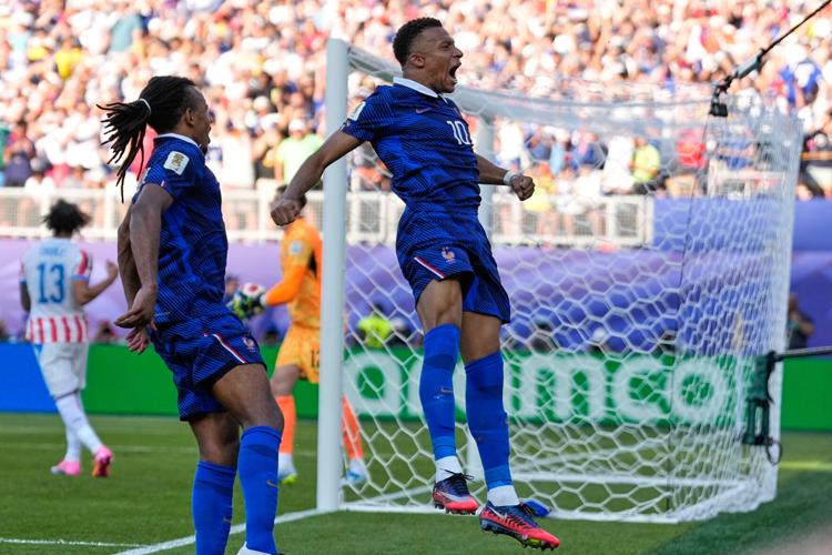 APTOPIX Paraguay France WCup Soccer