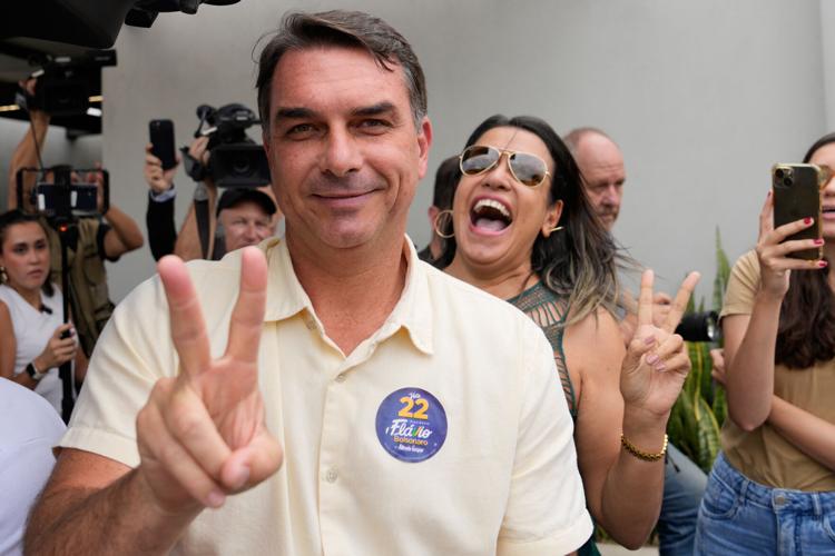 Brazil's presidential runoff between Lula and Flávio Bolsonaro, in photos