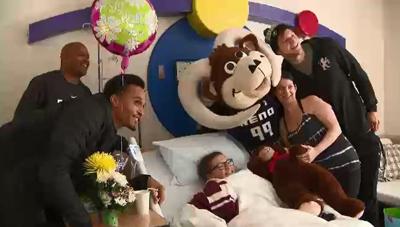 Reno Bighorns Bring Holiday Cheer to Kids at Hospital