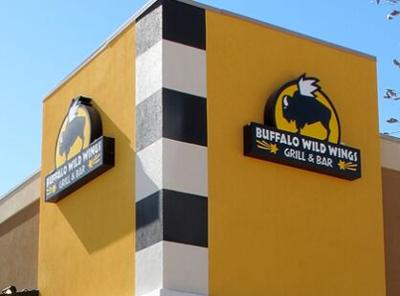 Buffalo Wild Wings Considers Adding Sports Betting in Restaurants
