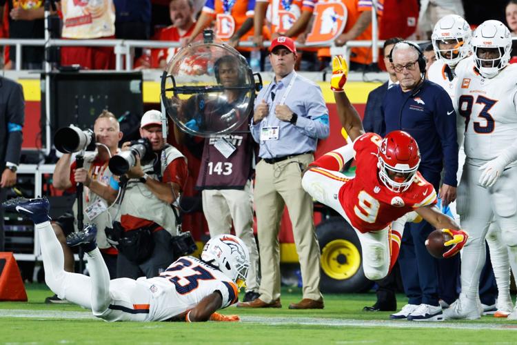 Broncos Chiefs Football
