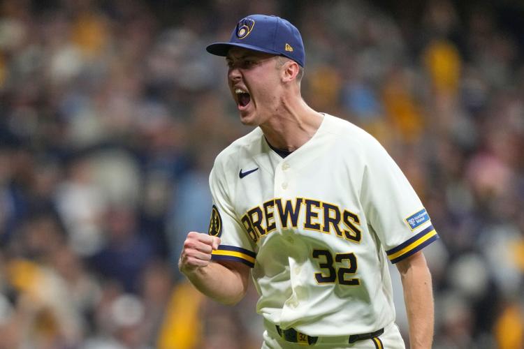 Padres Brewers Baseball