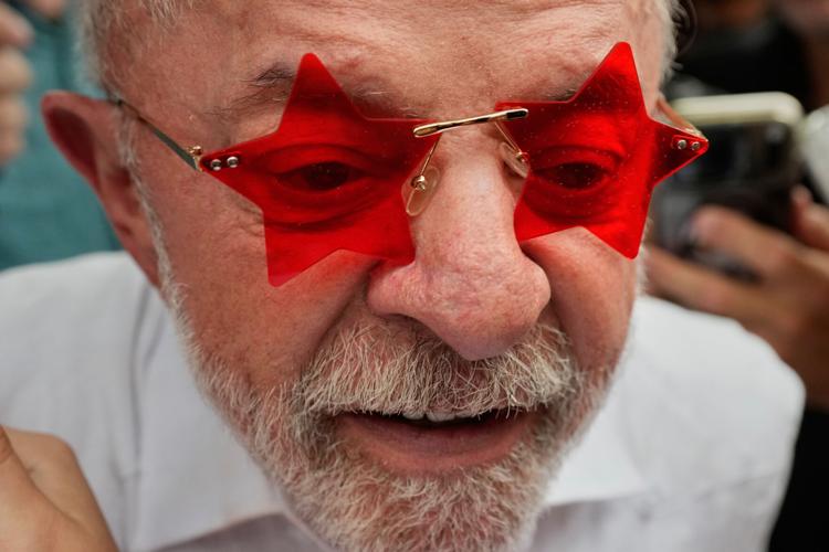 Brazil's presidential runoff between Lula and Flávio Bolsonaro, in photos