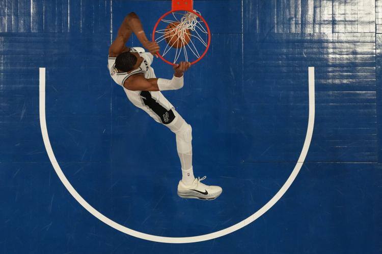 Spurs Timberwolves Basketball