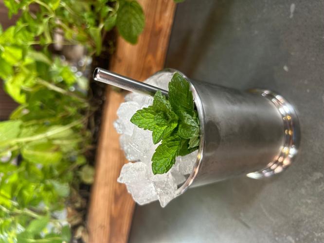 Food-Mint Julep-Cocktails