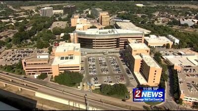 About 70 Hospital Staffers Cared for Texas Ebola Patient