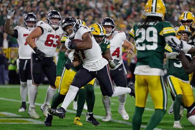 Falcons Packers Football