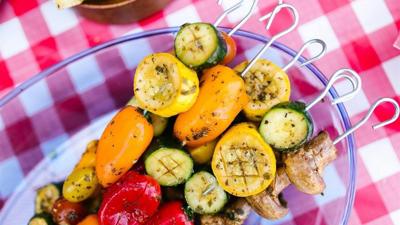 How to grow a barbecue garden for fresh, flavorful summer hosting