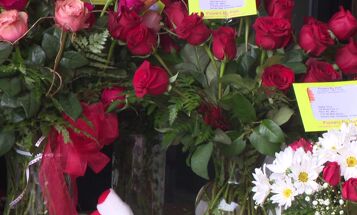 Flower Delivery At Full Swing On Valentine's Day