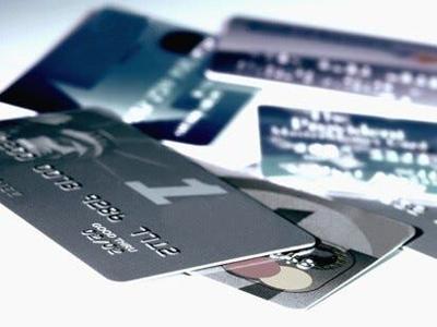 Gallup: Americans Relying Less on Credit Cards