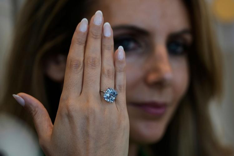 Switzerland Jewelry Auction