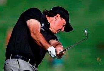 Golfer Mickelson Says He's Cooperating in Trading Probe