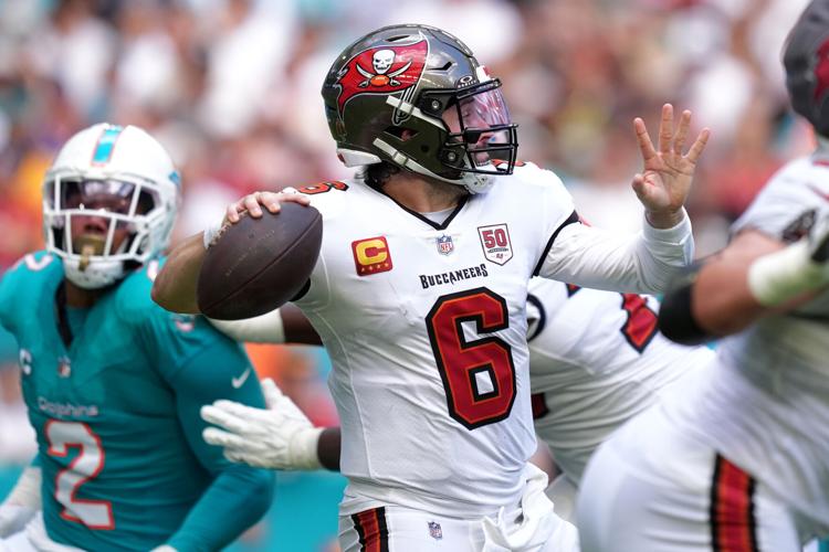 Buccaneers Dolphins Football
