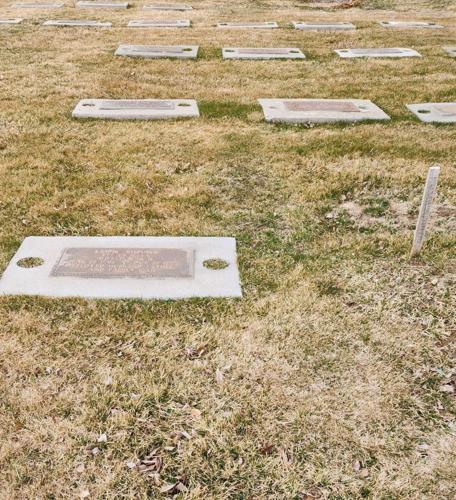 Evelyn Mount and her husbands headstone