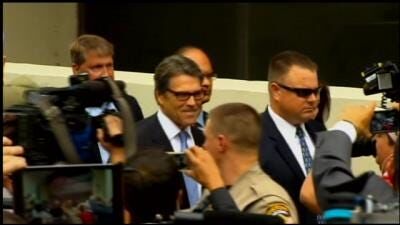 Texas Gov. Perry Formally Enters Not Guilty Plea