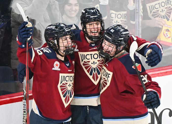 PWHL Frost Victoire Hockey