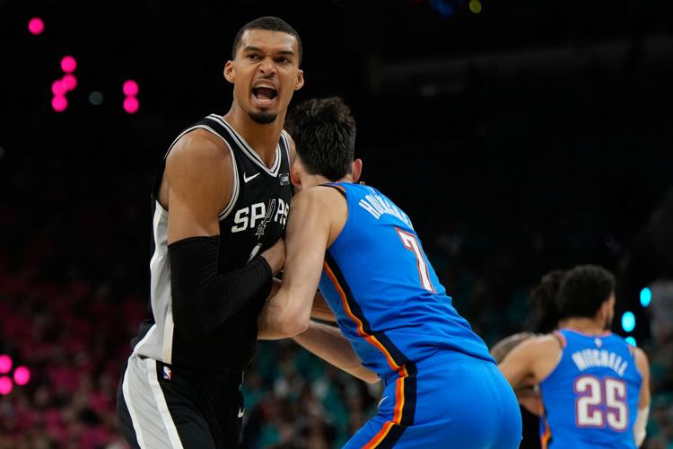 Thunder Spurs Basketball