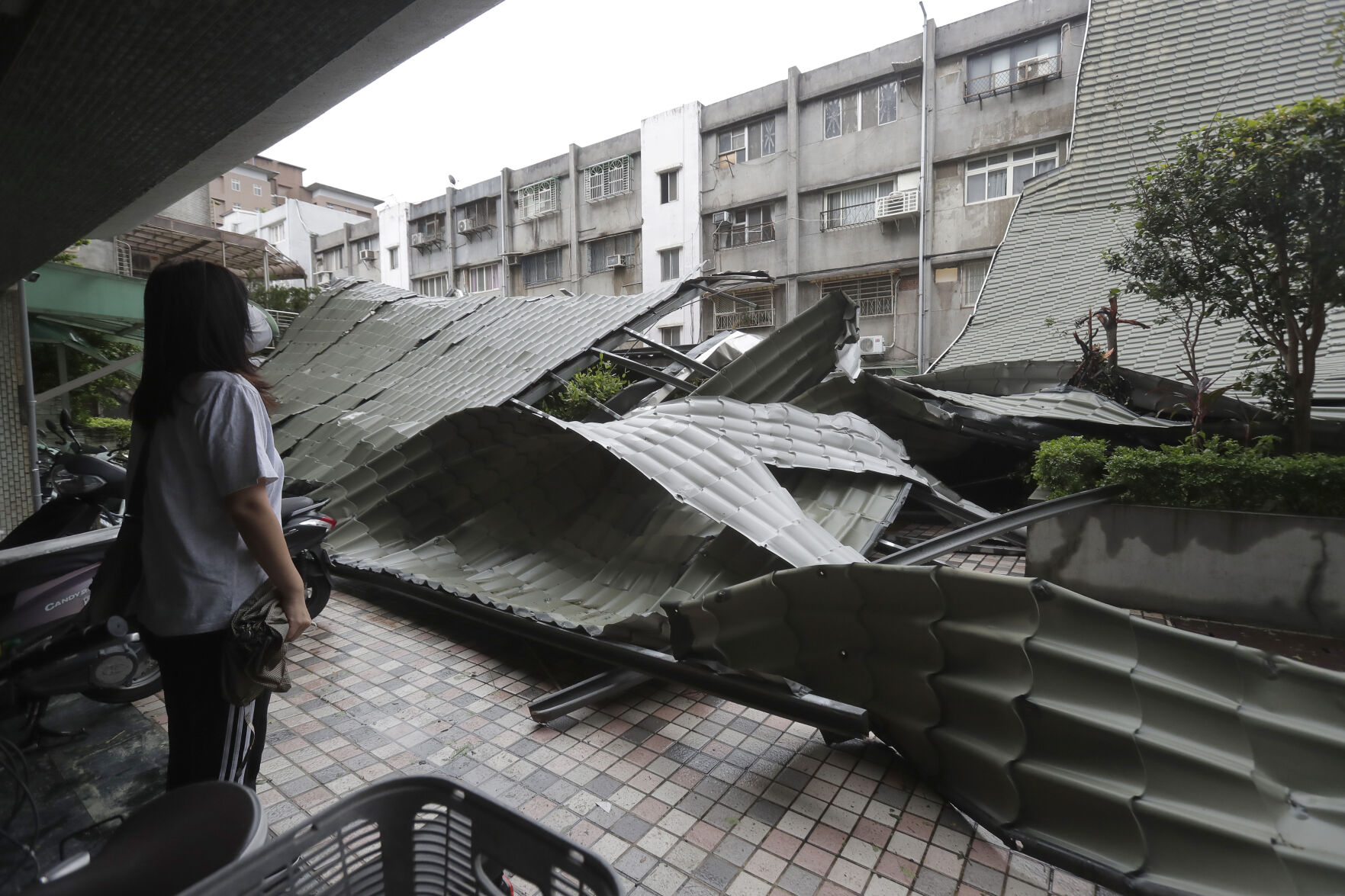 Taiwanese Driver Recounts His Narrow Escape During Typhoon Kong-rey ...