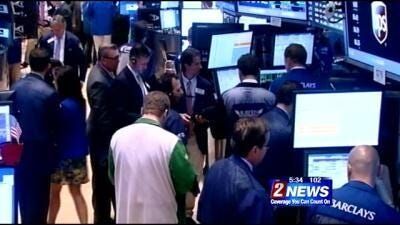 Dow Tops 17,000 Following Strong U.S. Job Gains