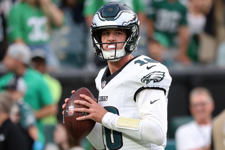 Panthers Eagles Preview Football