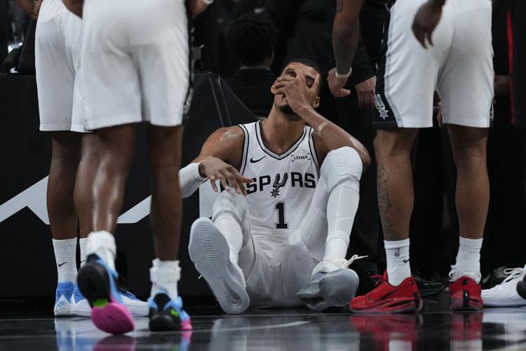 APTOPIX Trail Blazers Spurs Basketball
