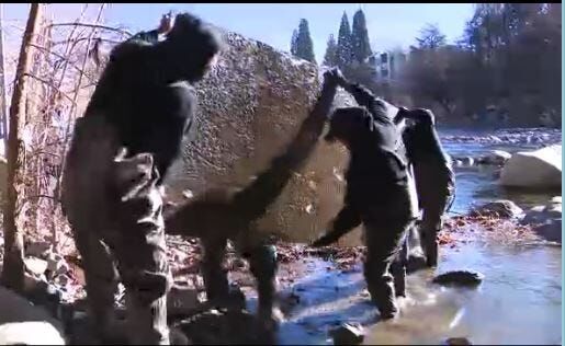 Cleaning Up Trash in the Truckee River