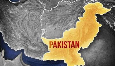 Bomb blast in Pakistan park kills 60, wounds 300