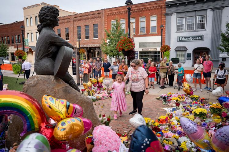 Obit Dolly Parton Reaction