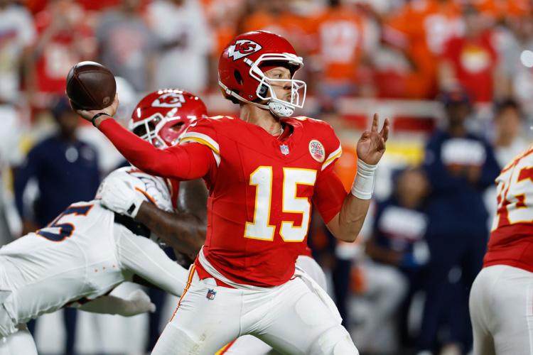 Broncos Chiefs Football