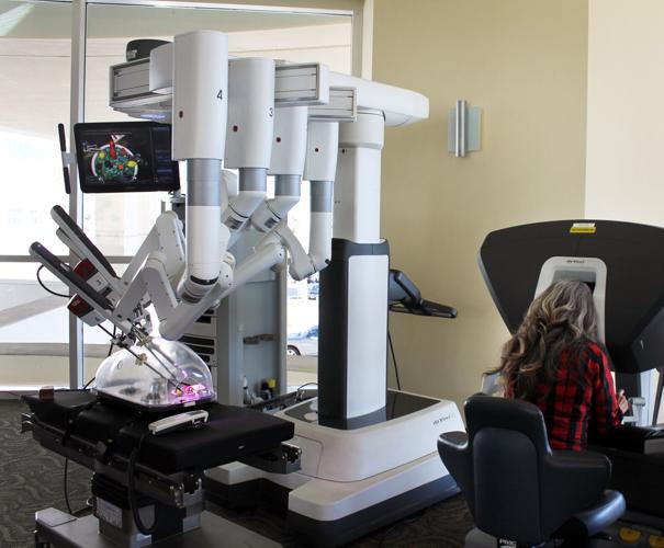 Da Vinci Robot at Carson Tahoe taken by CTH Archives (002).jpg