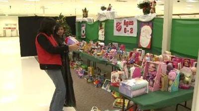 The Salvation Army Starts to Distribute Toys for Christmas