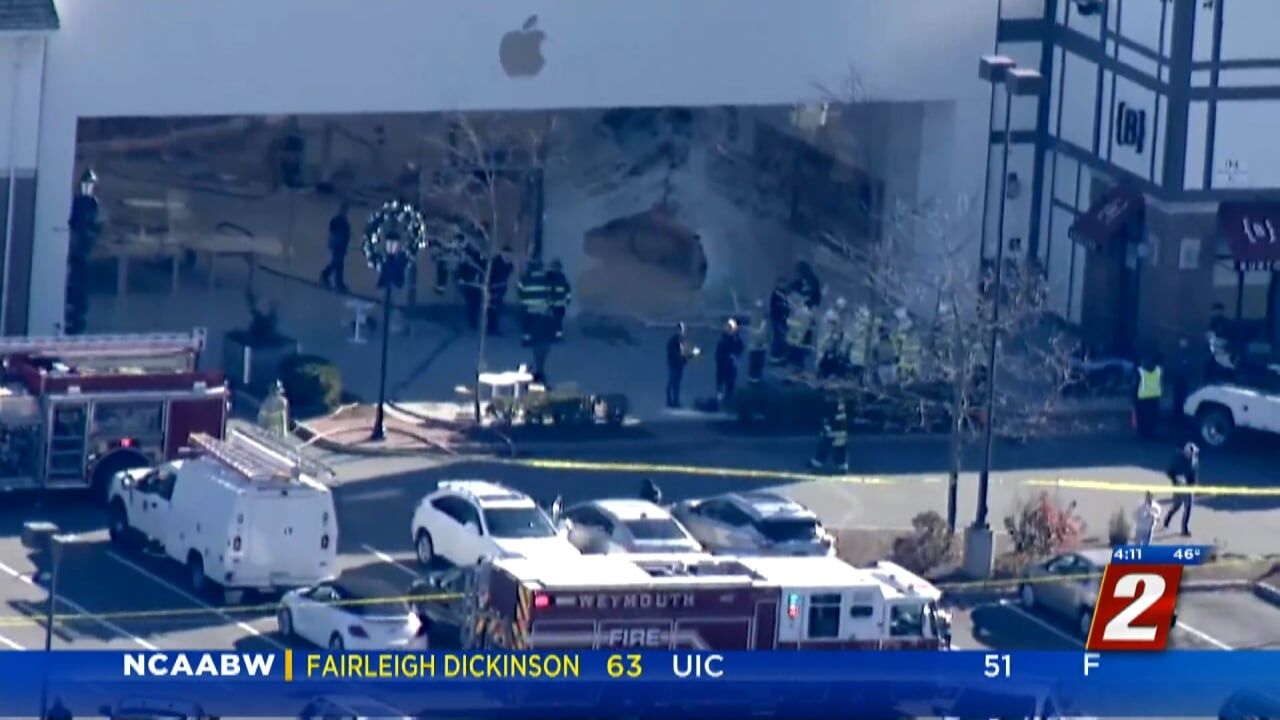 Hingham, Massachusetts, Apple store crash leaves 1 dead, 16 injured