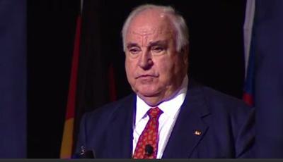 Helmut Kohl, Chancellor Who Reunited Germany, Dies at 87