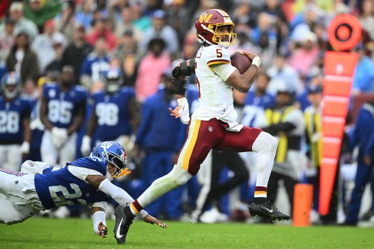 APTOPIX Giants Commanders Football
