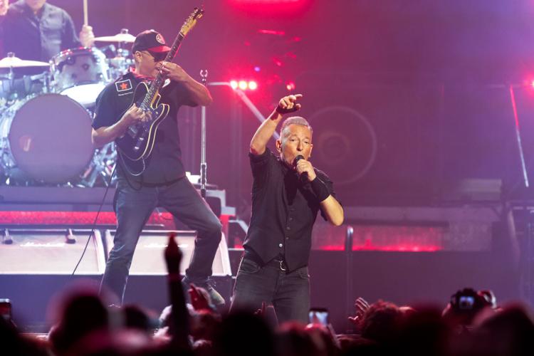 CORRECTION Bruce Springsteen and the E Street Band in Concert - Minneapolis