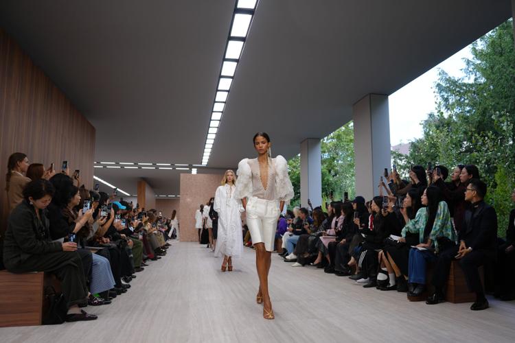 Paris Fashion Chloe Womens S/S 27