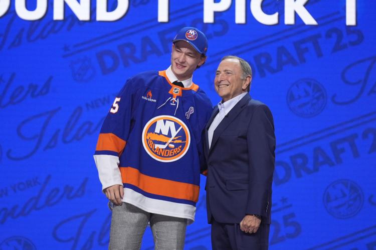 Islanders-Schaefer Donation